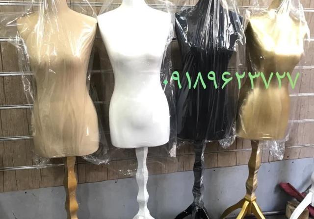 مانکن پایه چوبی  در رنگ های مختلف نیمتنه  پایه چوبی